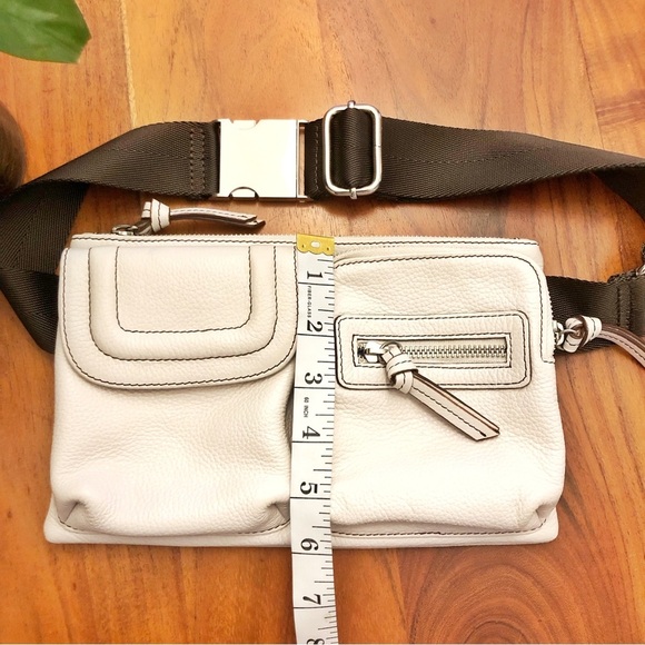 Danier Genuine leather Belt Bag White Fanny Pack Crossbody Hands-Free Travel bag - Picture 16 of 16